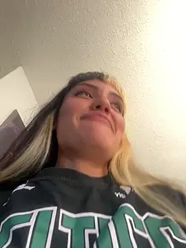 Sara 92 online show from April 18, 5:26 pm