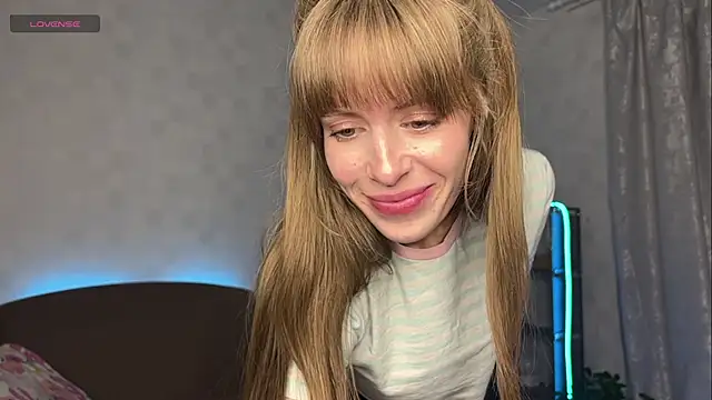 RosaMoore online show from April 4, 2:38 pm