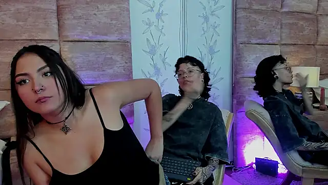 CaliferAndAurora online show from March 29, 4:11 am