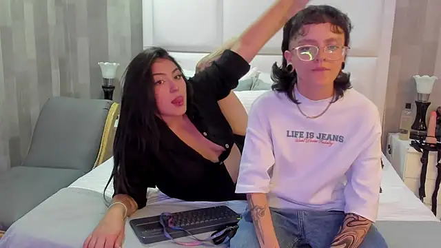 CaliferAndAurora online show from March 16, 8:13 pm