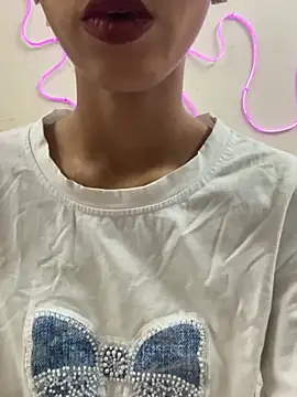 Zoiii   online show from March 31, 1:44 pm