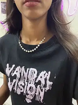 Zoiii   online show from April 1, 2:36 pm