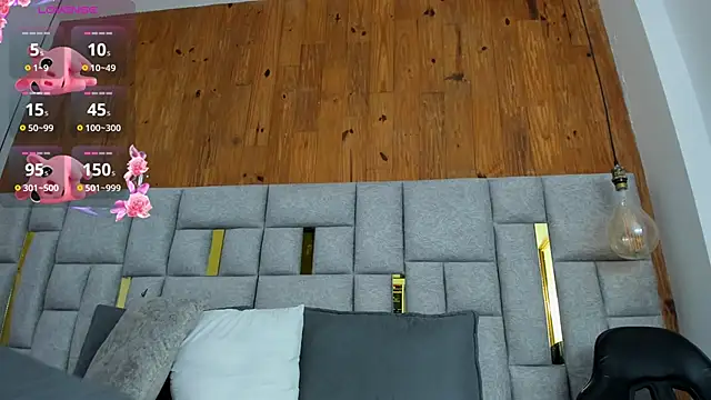 camilaa smith  online show from April 12, 8:00 pm