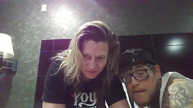 Darkcrowncouple online show from March 9, 12:08 pm