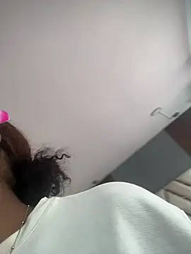 Emi rousse online show from April 14, 12:38 pm