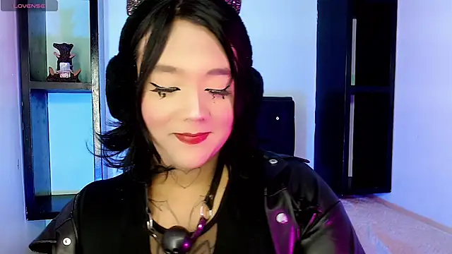 isadoraqueeen online show from April 9, 4:26 am