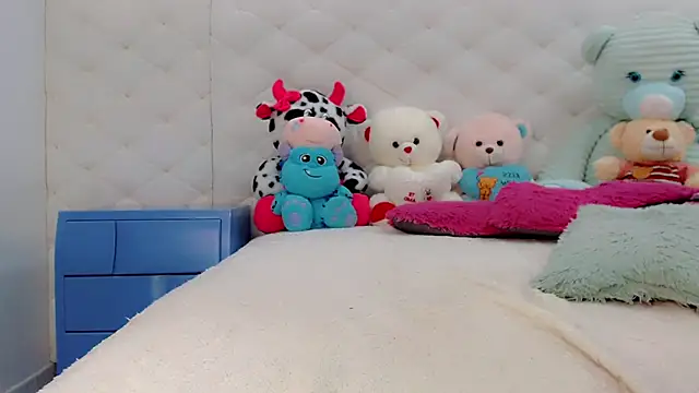 catriona queen16 online show from April 8, 3:19 am