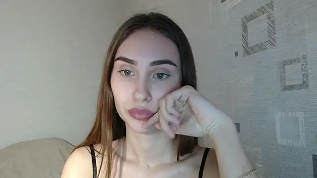 yourameliaa online show from March 25, 3:04 pm