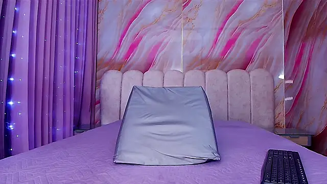 lizza ferreti online show from April 13, 11:55 am