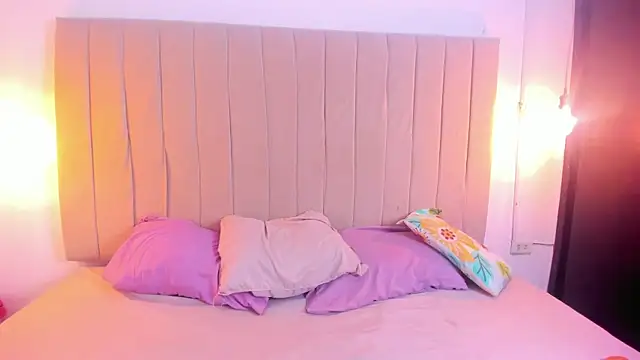 karina foxi online show from April 8, 1:02 pm