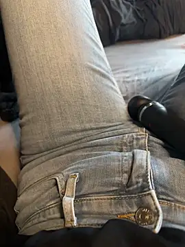 aleexii s online show from April 13, 3:46 pm