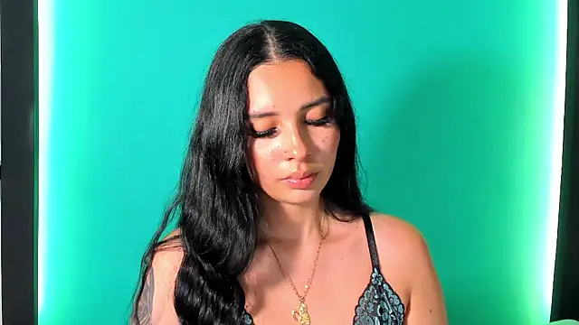 Emma AH online show from April 21, 4:36 pm