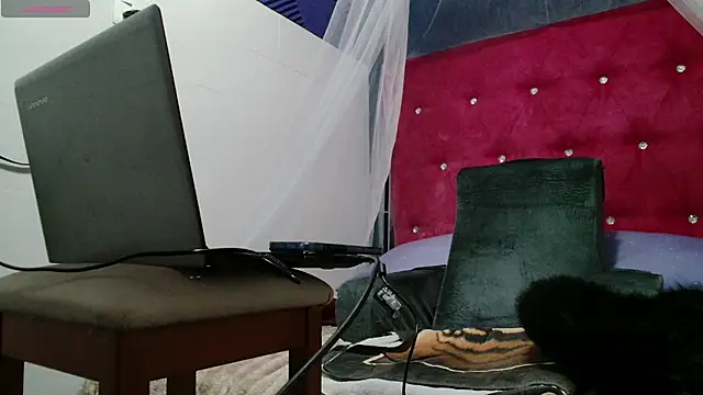 katnay29 online show from March 11, 12:15 am