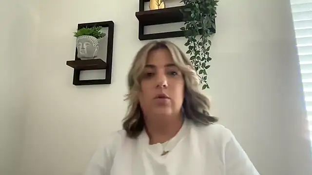 annabellewarick online show from July 14, 1:27 pm