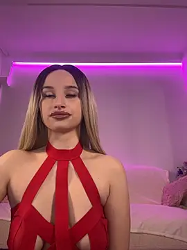 ScarletFlameee online show from March 9, 9:07 pm