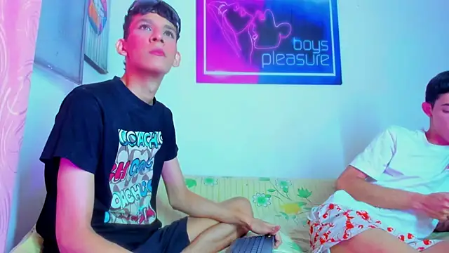 Desire Boys1 online show from April 22, 7:33 pm