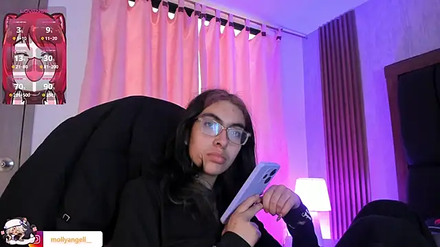 Molly A online show from June 24, 3:33 pm