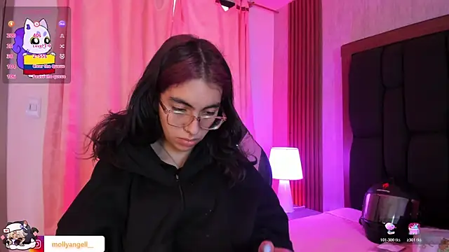 Molly A online show from July 7, 3:26 pm
