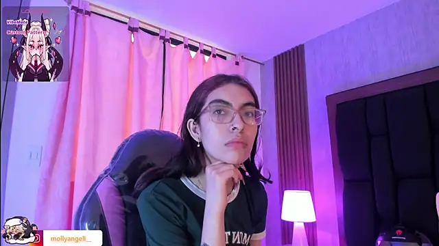 Molly A online show from July 29, 4:29 pm