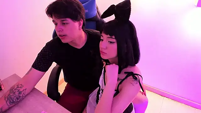 Melody and Max online show from April 3, 3:37 am