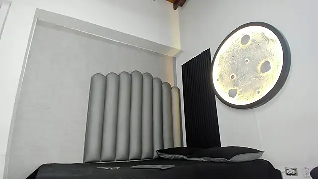 camilagrey  online show from March 30, 8:19 pm