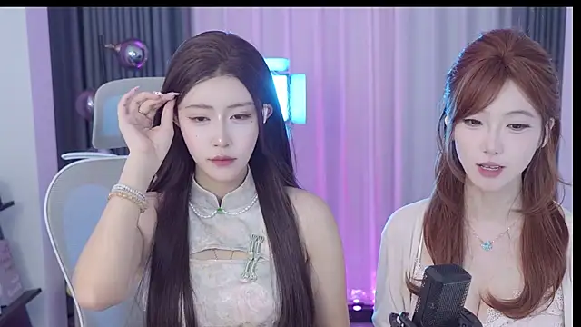 Summerbaby-001 online show from July 8, 1:35 pm