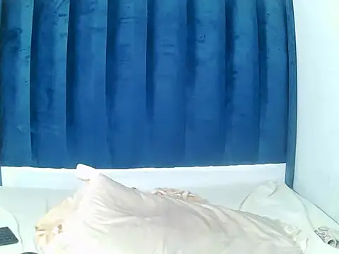 MelaniBbe online show from April 12, 6:11 pm