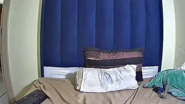 MelaniBbe online show from April 20, 8:23 pm