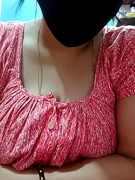 tulidas96778 online show from April 16, 1:39 am