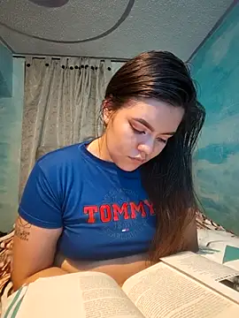 Estrella 2407 online show from March 17, 2:15 am