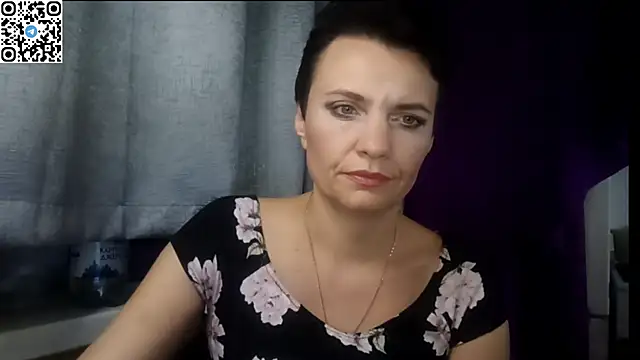HotMamaQueen234 online show from July 17, 8:23 pm