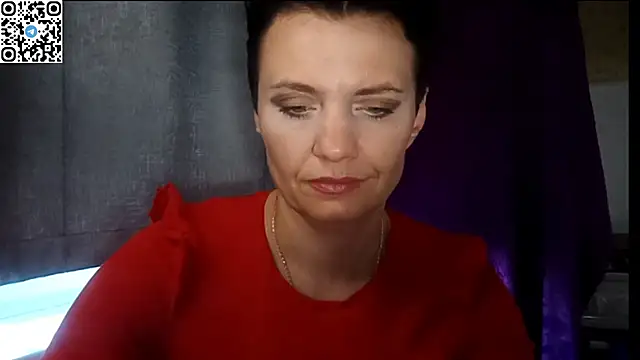 HotMamaQueen234 online show from July 6, 11:15 am