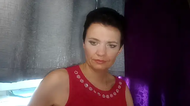 HotMamaQueen234 online show from July 24, 7:06 am