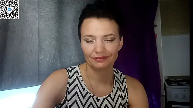 HotMamaQueen234 online show from July 2, 10:32 am