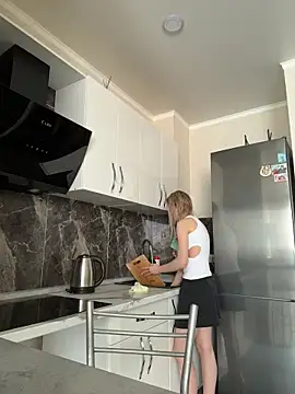 SandraJoseph online show from March 28, 8:36 am