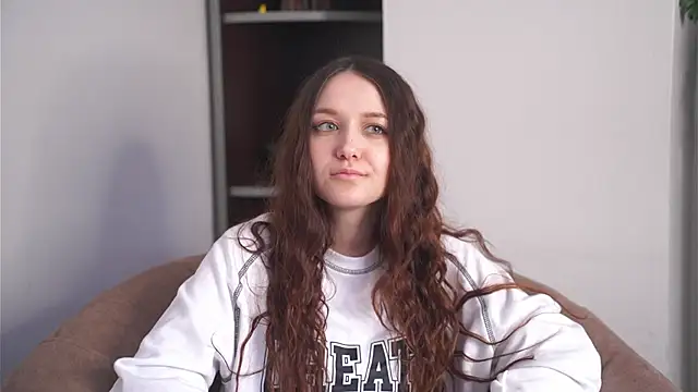 LonnaPariser online show from March 23, 11:16 am