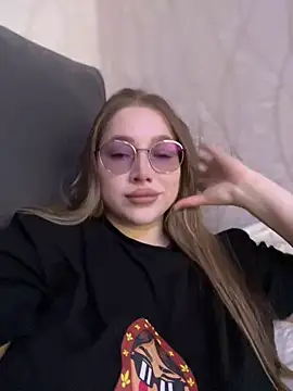 milana millka online show from April 15, 11:22 am