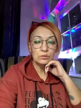 moon berry  online show from March 22, 5:08 pm