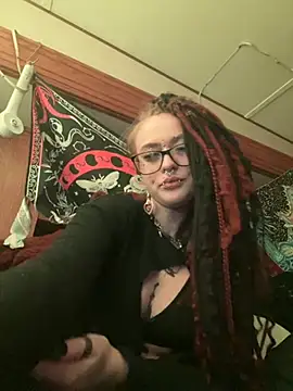 darlingvicuous online show from March 22, 6:30 am