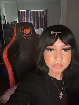 makeDollywet online show from April 10, 8:26 pm