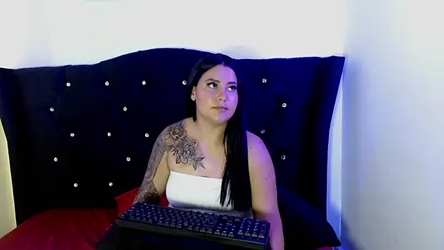 verafox69 online show from March 21, 2:55 pm