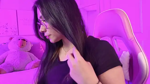 daenerysbm online show from March 25, 7:17 pm