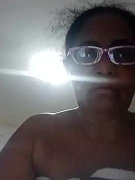 sexymomsn online show from July 28, 2:24 pm