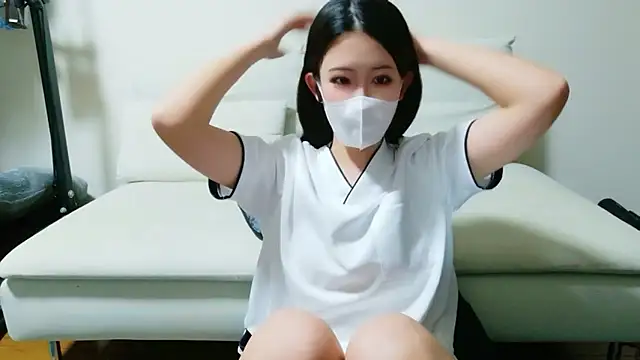 maya chan desu online show from April 1, 8:15 am