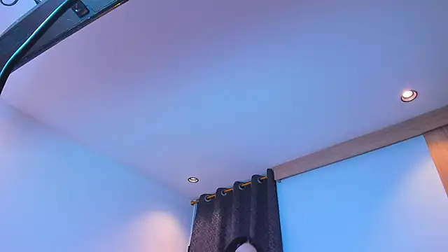 SweetLittleQueenBat online show from March 31, 3:50 am