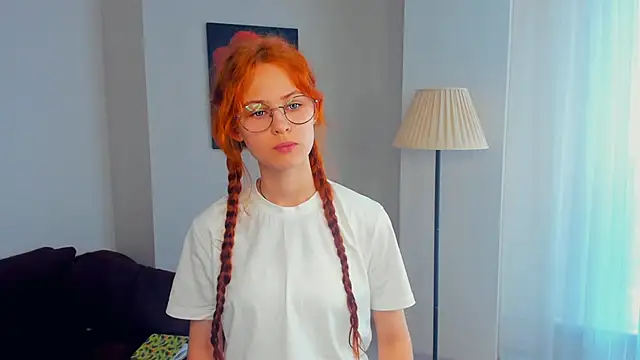 ValarieBullen online show from March 28, 6:46 am