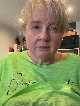 Tinchen Milf online show from April 17, 11:12 am