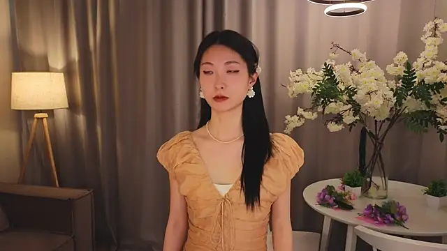 KimJons  online show from April 9, 1:38 pm