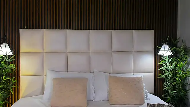 KendralCollin online show from April 14, 11:43 am