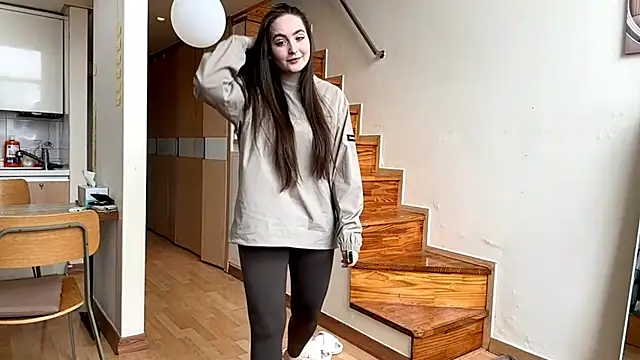 Marry Stritteded online show from April 3, 2:31 am